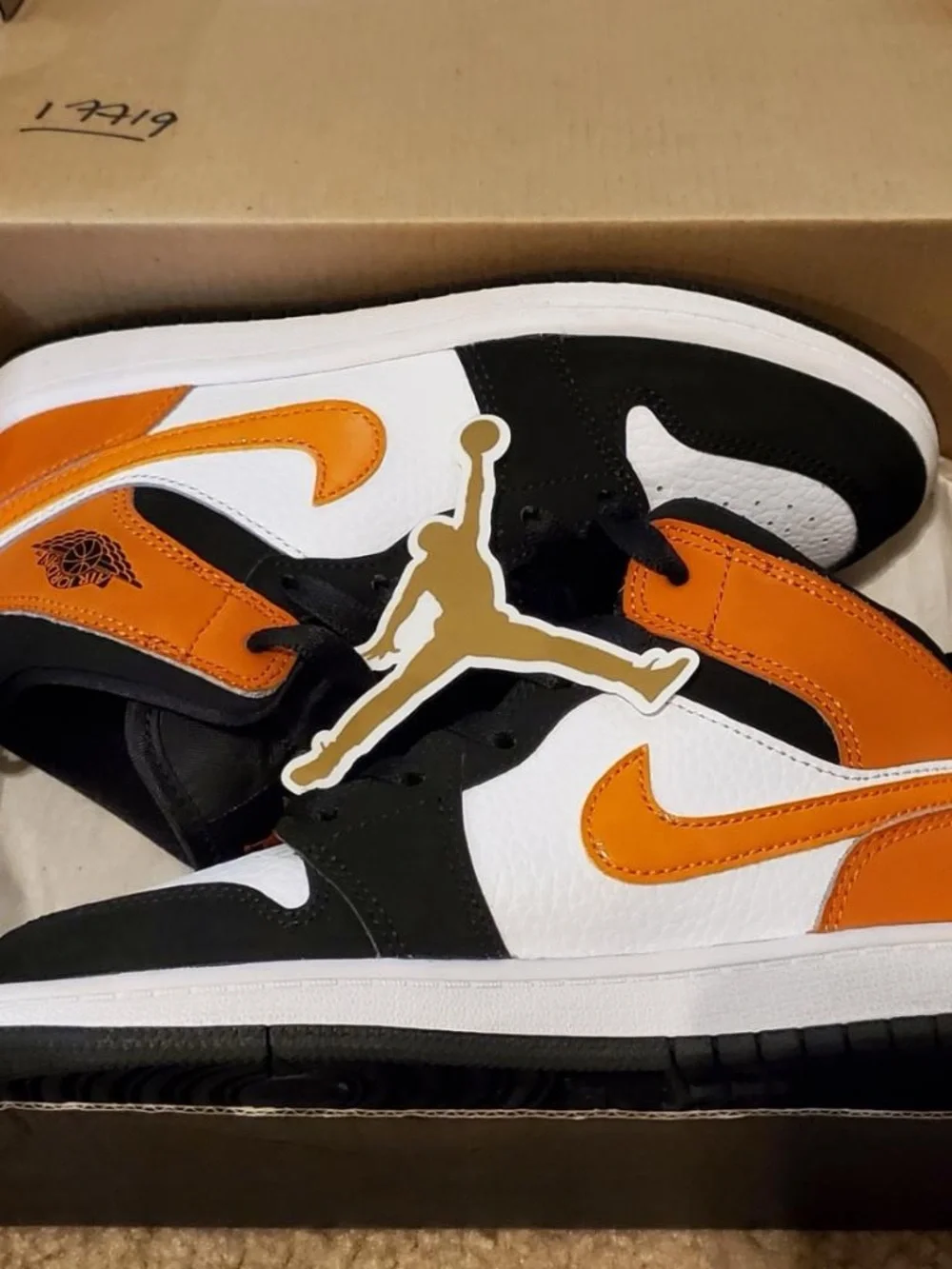 Nike Air Jordan 1 Mid - White, Black & Orange barely worn!!